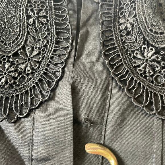 Vintage 80s Black Crochet Collar Pleated Button Up Blouse Size 8 - Picture 7 of 8